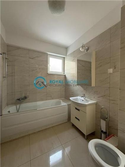 Apartament cu 3 camere decomandat, mobilat în 9 Mai