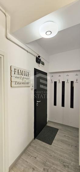 Apartament cu 2 camere semidecomandat, mobilat în Central