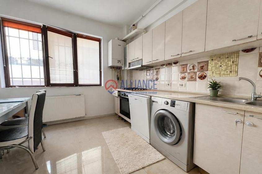 Apartament cu 2 camere decomandat în Palazu Mare