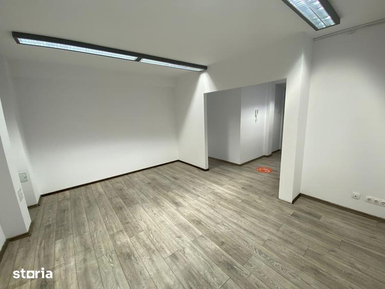 Spațiu comercial, de 63 mp, în Central