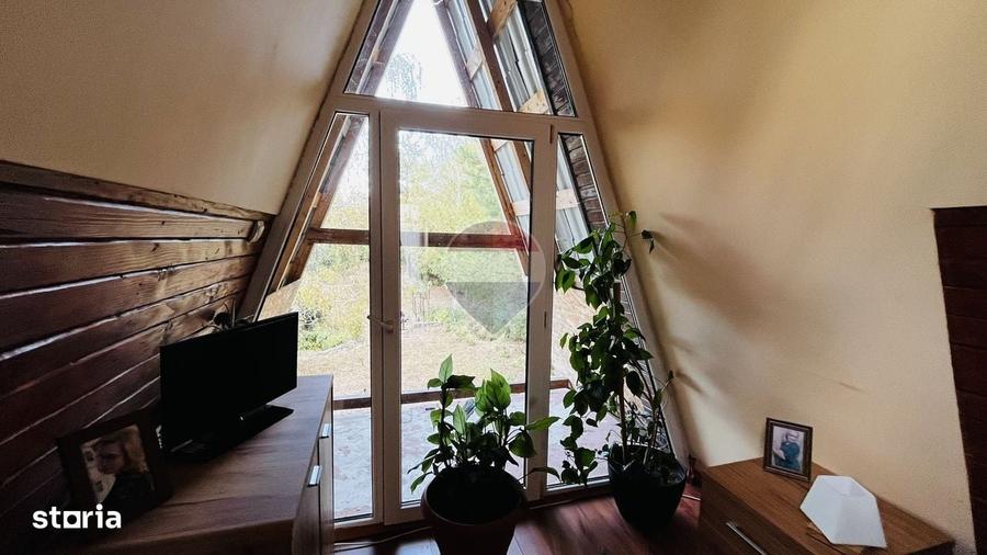 Casă cu 4 camere în Lăzăreni