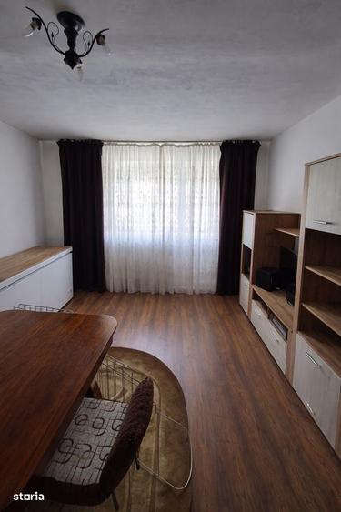 Apartament cu 3 camere în Tașca