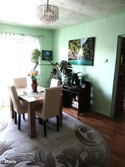 Apartament cu 3 camere decomandat în Aghireșu