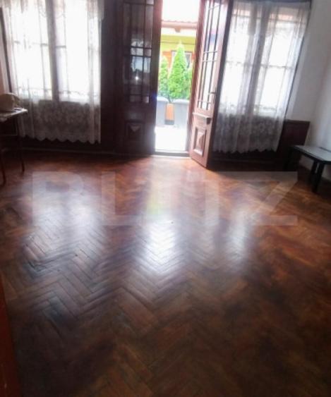 Casă cu 5 camere cu Teren 100 Mp în Central