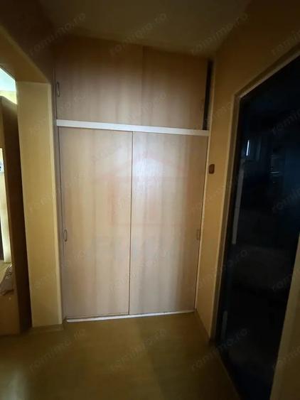 Apartament cu 2 camere decomandat în Micro 20