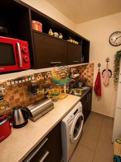 Apartament cu 3 camere semidecomandat în Tineretului