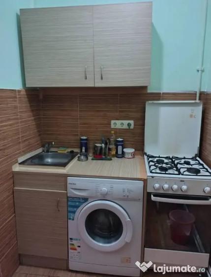 Garsonieră decomandată în Central