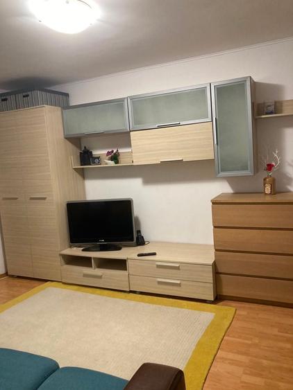 Apartament cu 2 camere decomandat în Titan