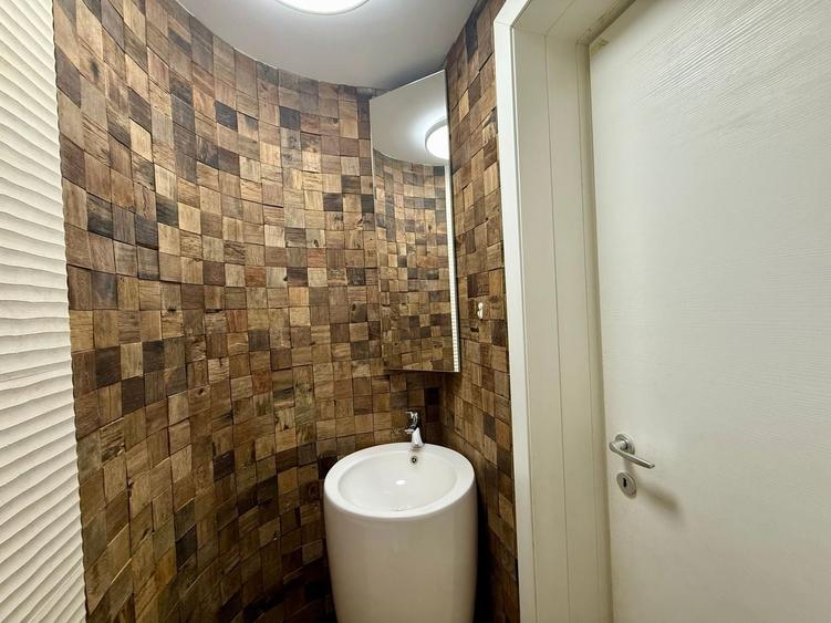 Casă cu 5 camere cu Canalizare în Pipera