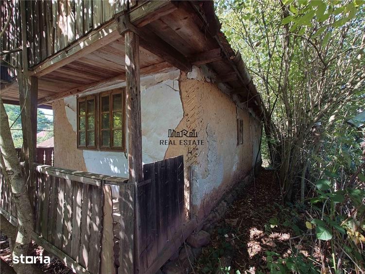 Casă cu 2 camere cu Teren 9223 Mp în Lunca