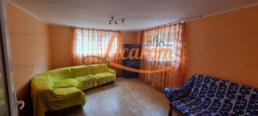Casă individuală cu 6 camere semidecomandat cu Canalizare în Astra