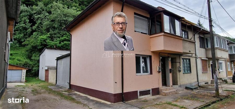 Casă cu 4 camere în Muncitoresc