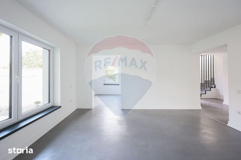 Casă cu 5 camere cu Teren 301 Mp în Calea Aradului
