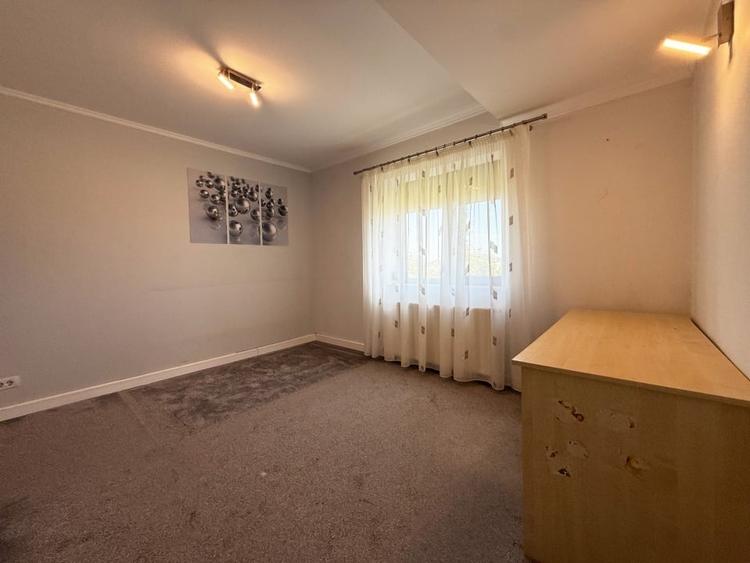 Duplex cu 7 camere cu Canalizare în Cumpăna