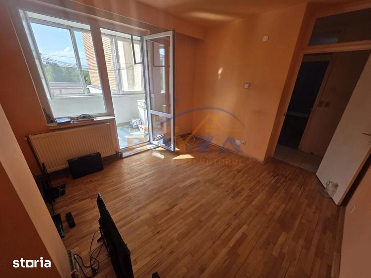 Aleea Mara?ti, apartament 3 camere decomandat, etaj 2, garaj exterior - 12