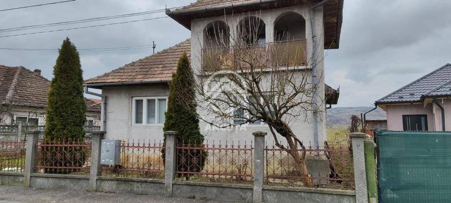 Casă cu 3 camere cu Teren 836 Mp în Central