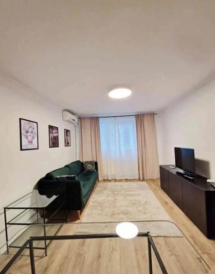 Apartament cu 2 camere decomandat în Aviatorilor