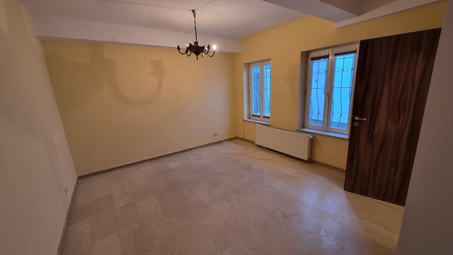 Casă cu 6 camere cu Canalizare în Cișmigiu