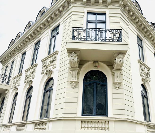Casă individuală cu 12 camere cu Canalizare în Universitate