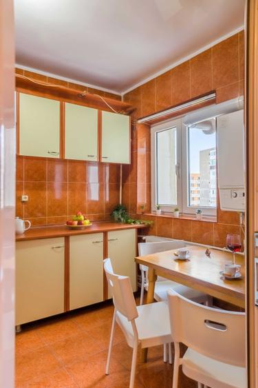 Apartament cu 2 camere semidecomandat în Rahova