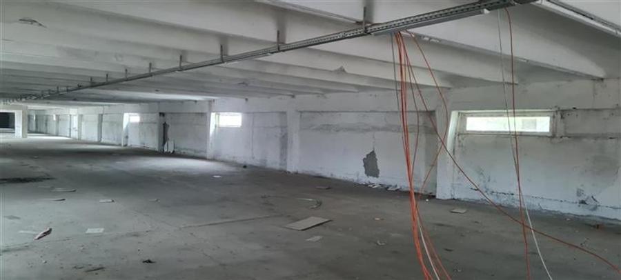 Spațiu industrial, de 1,250 mp, în Central