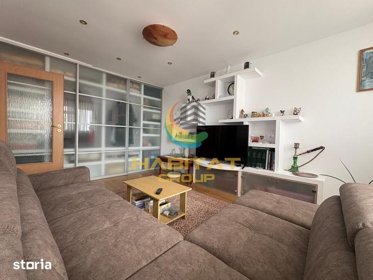 Apartament cu 3 camere decomandat în Tei