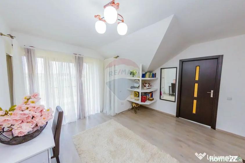 Casă cu 4 camere cu Teren 2900 Mp în Colțirea