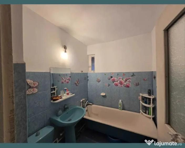 Apartament cu 4 camere decomandat în Central