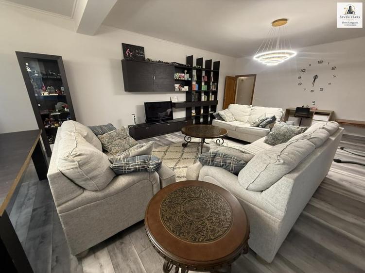 Apartament cu 10 camere, mobilat în Central