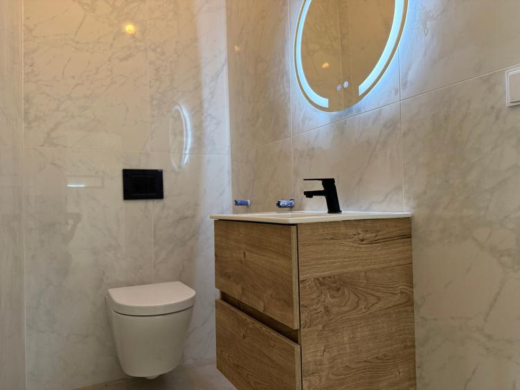 Apartament cu 3 camere decomandat în Băneasa