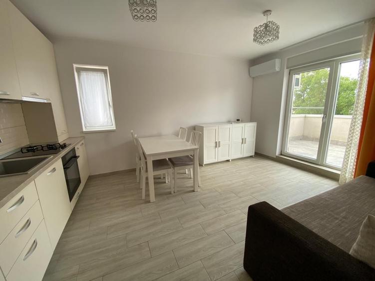 Apartament cu 2 camere decomandat în Giroc