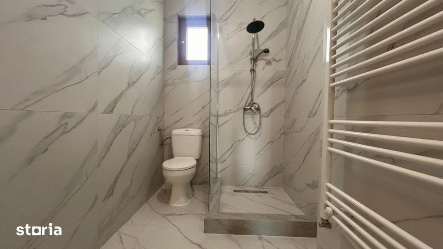 Casă cu 7 camere cu Teren 250 Mp în Nord
