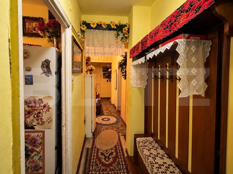 Apartament cu 4 camere decomandat în Cornitoiu
