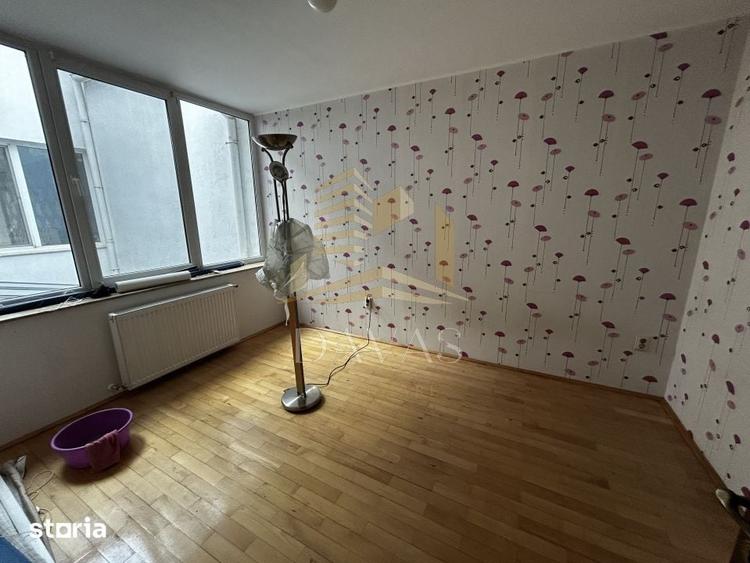 Casă cu 5 camere semidecomandat cu Teren 350 Mp în Bună Ziua