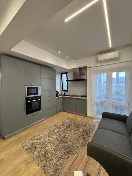 Apartament cu 2 camere semidecomandat în Calea Victoriei