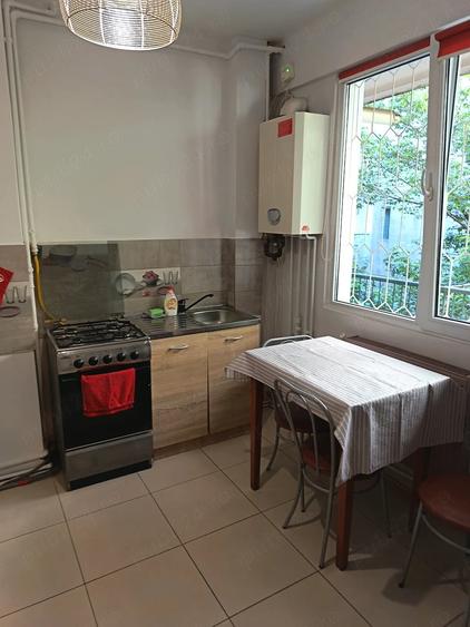 Apartament cu 2 camere semidecomandat în Horea