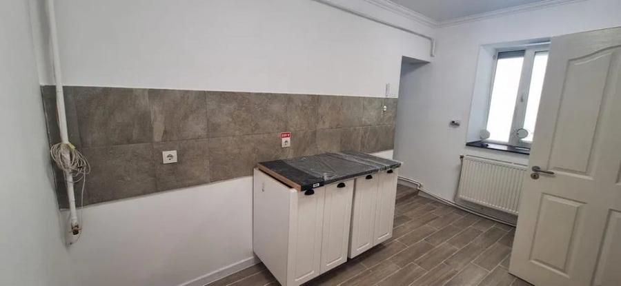 Spatiu comercial, ultra central, 2 incaperi, 35 mp! - 4