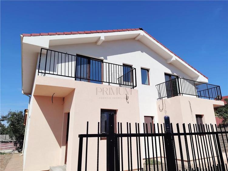 Duplex cu 3 camere cu Canalizare în Albina