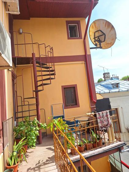 Apartament cu 2 camere nedecomandat în Parcul Carol