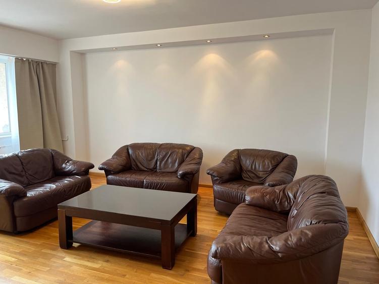 Apartament cu 2 camere decomandat, mobilat în Unirii
