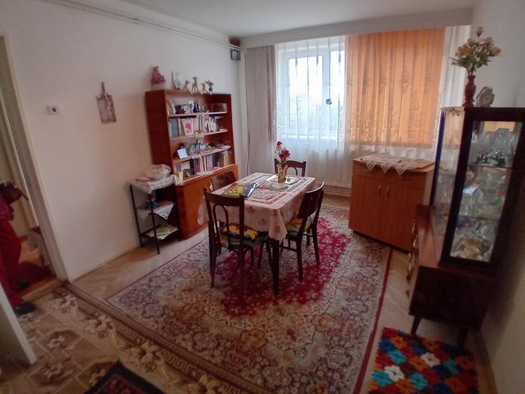 Apartament cu 2 camere semidecomandat în Dărmănești