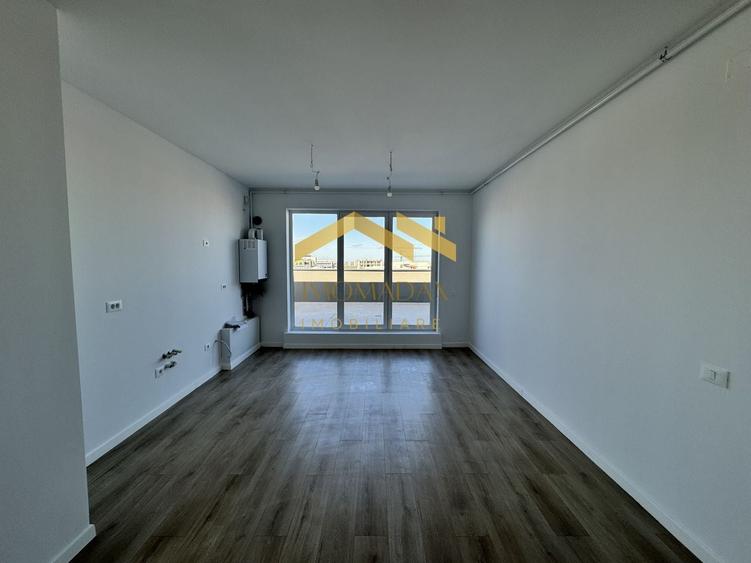 Penthouse cu 3 camere decomandat în Aradului