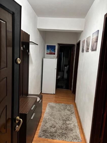 Garsonieră decomandată în Craiovița Nouă