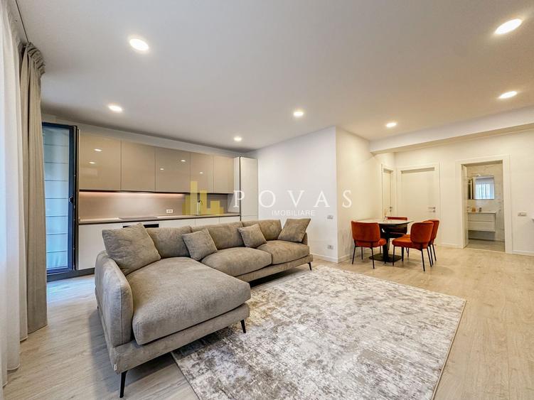 Apartament cu 3 camere semidecomandat, mobilat în Pipera