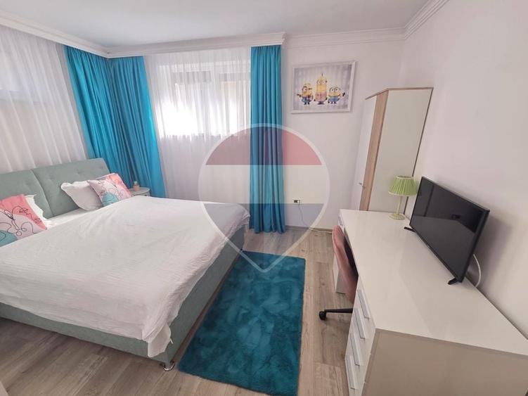 Apartament cu 3 camere decomandat, mobilat în Spitalul Județean