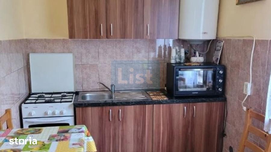 Casă cu 5 camere cu Teren 2000 Mp în Răstolița