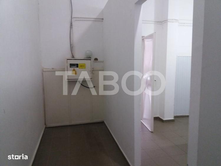 Spațiu comercial, de 80 mp, în Central