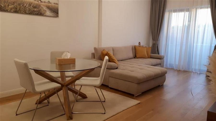 Apartament cu 2 camere decomandat, mobilat în Herăstrău
