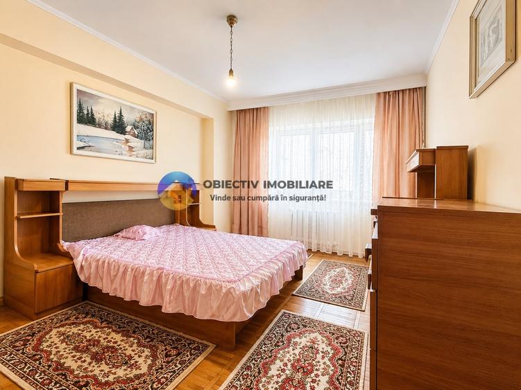 Apartament cu 3 camere decomandat în Dărmănești