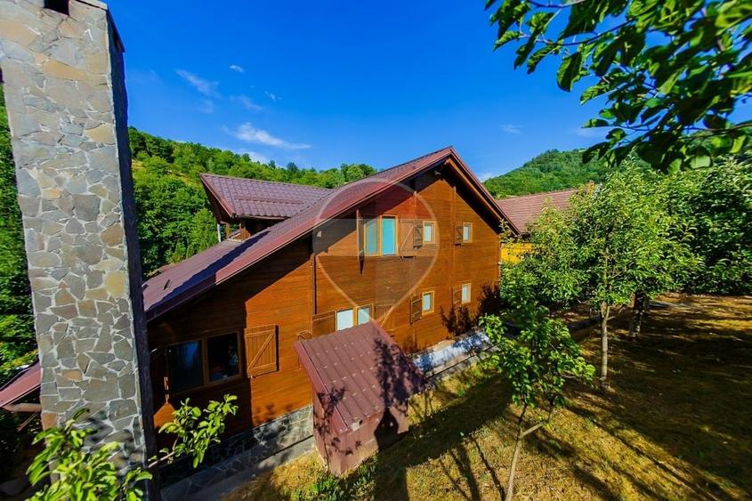 Casă individuală cu 4 camere cu Teren 982 Mp în Coaș